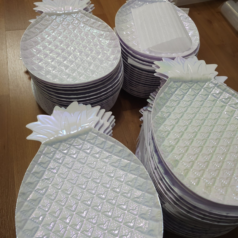 76 Iridescent Pineapple Party Plates
